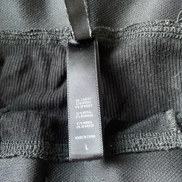 Women’s Skims leggings - Picture 2 of 3